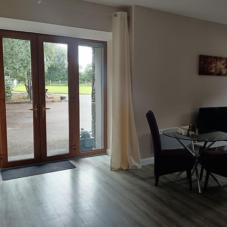 מאלו A Beautiful Countryside Apartment On Killarney Road מראה חיצוני תמונה